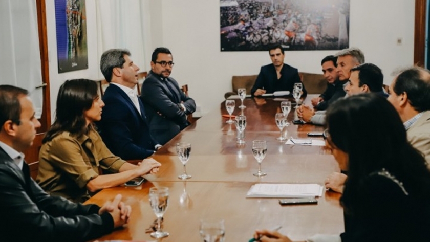 Uñac recibió a representantes de cámaras que nuclean a los sectores turístico, hotelero y gastronómico