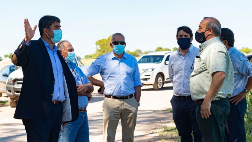 Arata: recorrida por obras en la Ruta 4, viviendas y la estación de servicios