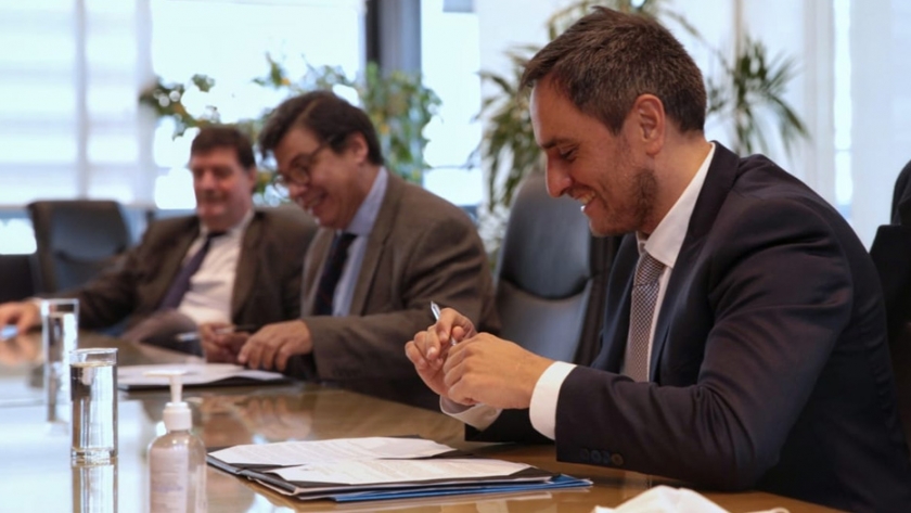 Juan Cabandié, Claudio Moroni y Macarena Sánchez firmaron un convenio para impulsar el empleo joven en el sector ambiental