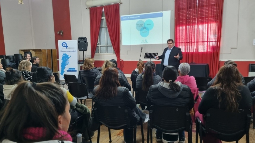 Capacitación gratuita en Rojas sobre cuidados en internación domiciliaria de adultos mayores