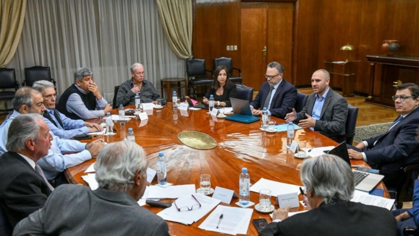 El Gobierno, la CGT y la UIA acordaron medidas para alinear expectativas y mejorar el poder adquisitivo de los salarios