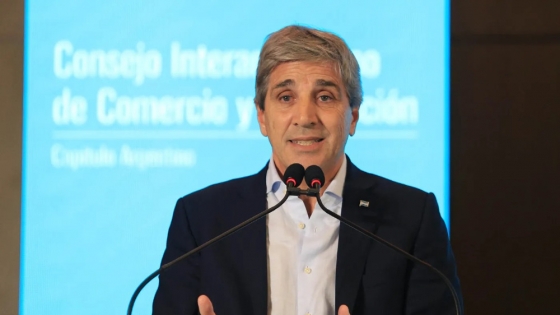 Caputo anunció baja de aranceles para 27 bienes de capital clave y profundiza el recorte del costo país