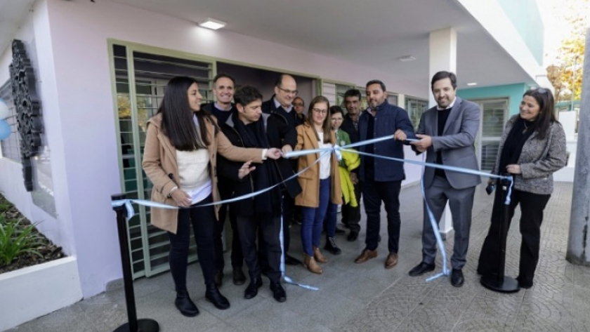 Kicillof inauguró un centro de salud y recorrió viviendas paralizadas por el Gobierno nacional