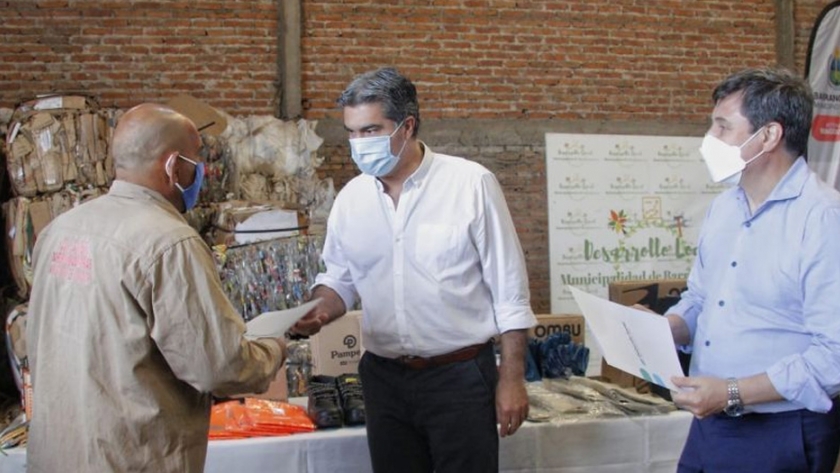 En Barranqueras, Capitanich y el ministro Arroyo entregaron equipamiento a la planta de residuos y a huertas comunitarias