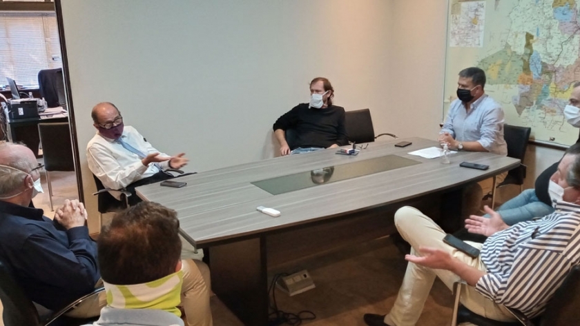 Reunión del ministro Camacho con cámaras de la construcción