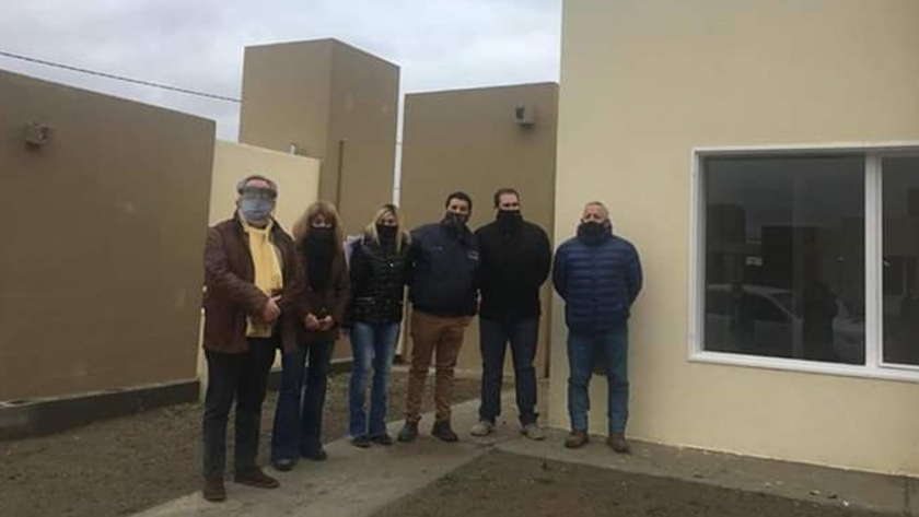 El gobierno provincial entregó 24 viviendas a familias de Comodoro Rivadavia