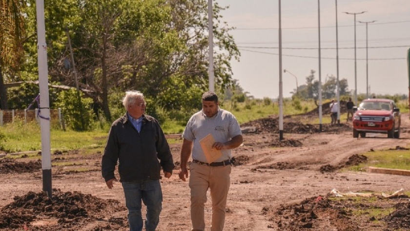 Recorren obras en La Clarita y Pedernal