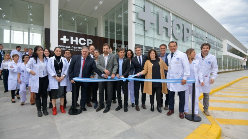 Kicillof y Achaval inauguraron el Hospital Central de Pilar