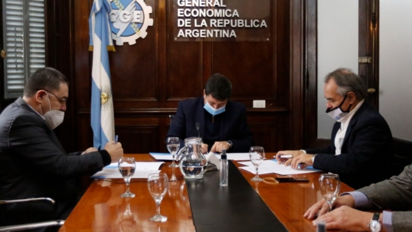 Arroyo firmó convenio con CGERA y CGE para desarrollar en conjunto el programa Potenciar Trabajo