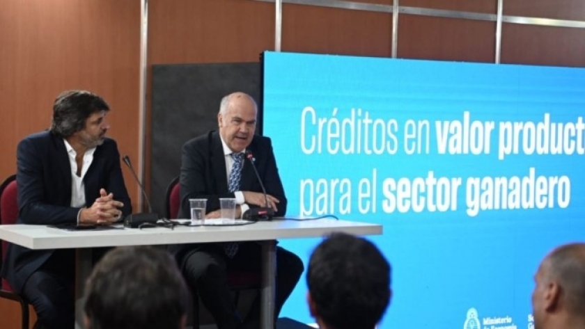 En la Expo Rural, el Gobierno lanzó créditos ganaderos atados al valor del novillo