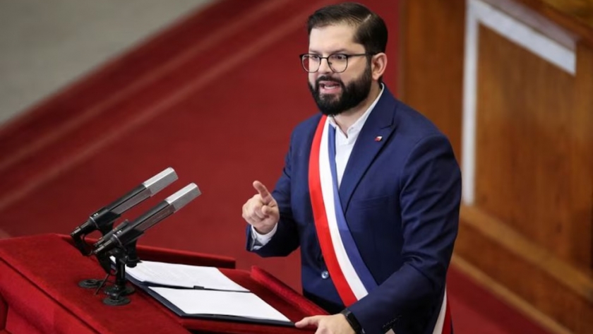 Gabriel Boric respalda a Jeannette Jara y llama a la unidad del progresismo tras su triunfo en primarias