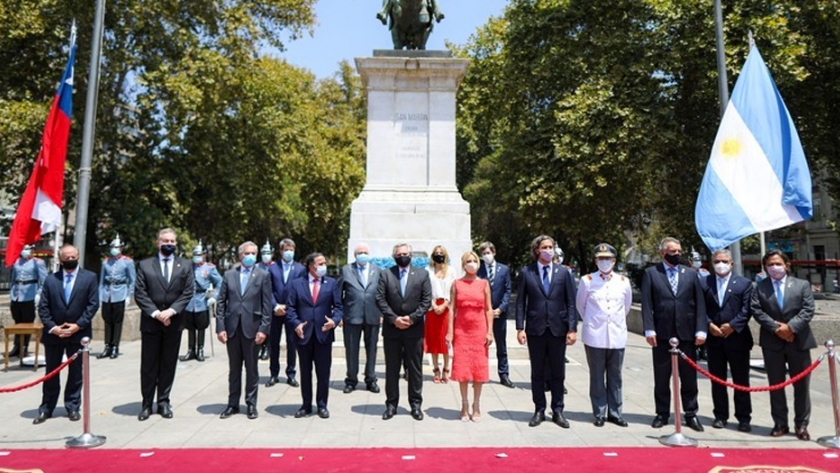 Raúl y gobernadores fueron recibidos por el ministro del Interior de Chile para avanzar con agenda bilateral