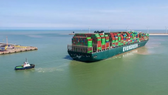 Un gigante oceánico hace historia en Zeebrugge: el Ever Greet atraca en el puerto belga