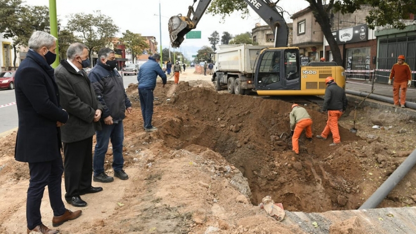 Invierten $18 millones para obras de agua y cloacas en Capital