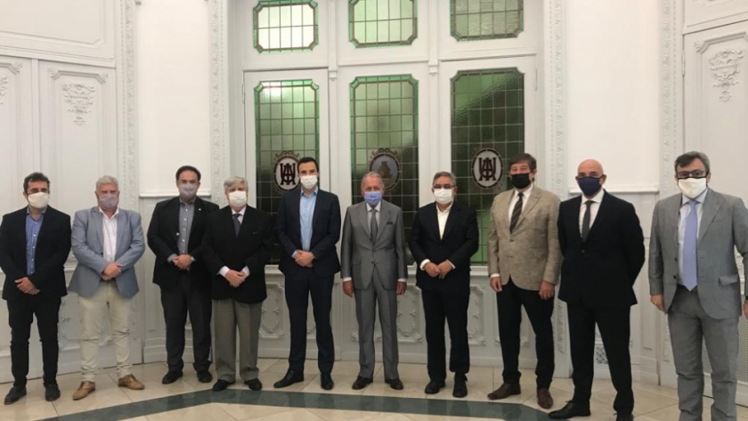 Raúl Jalil se reunió con las autoridades de la UIA