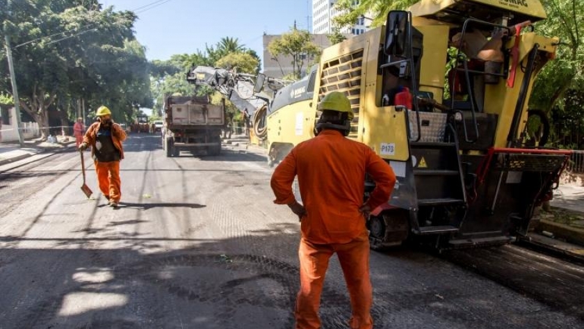 La Ciudad aprovecha la disminución del tránsito en verano para repavimentar más de 200 cuadras en avenidas y calles