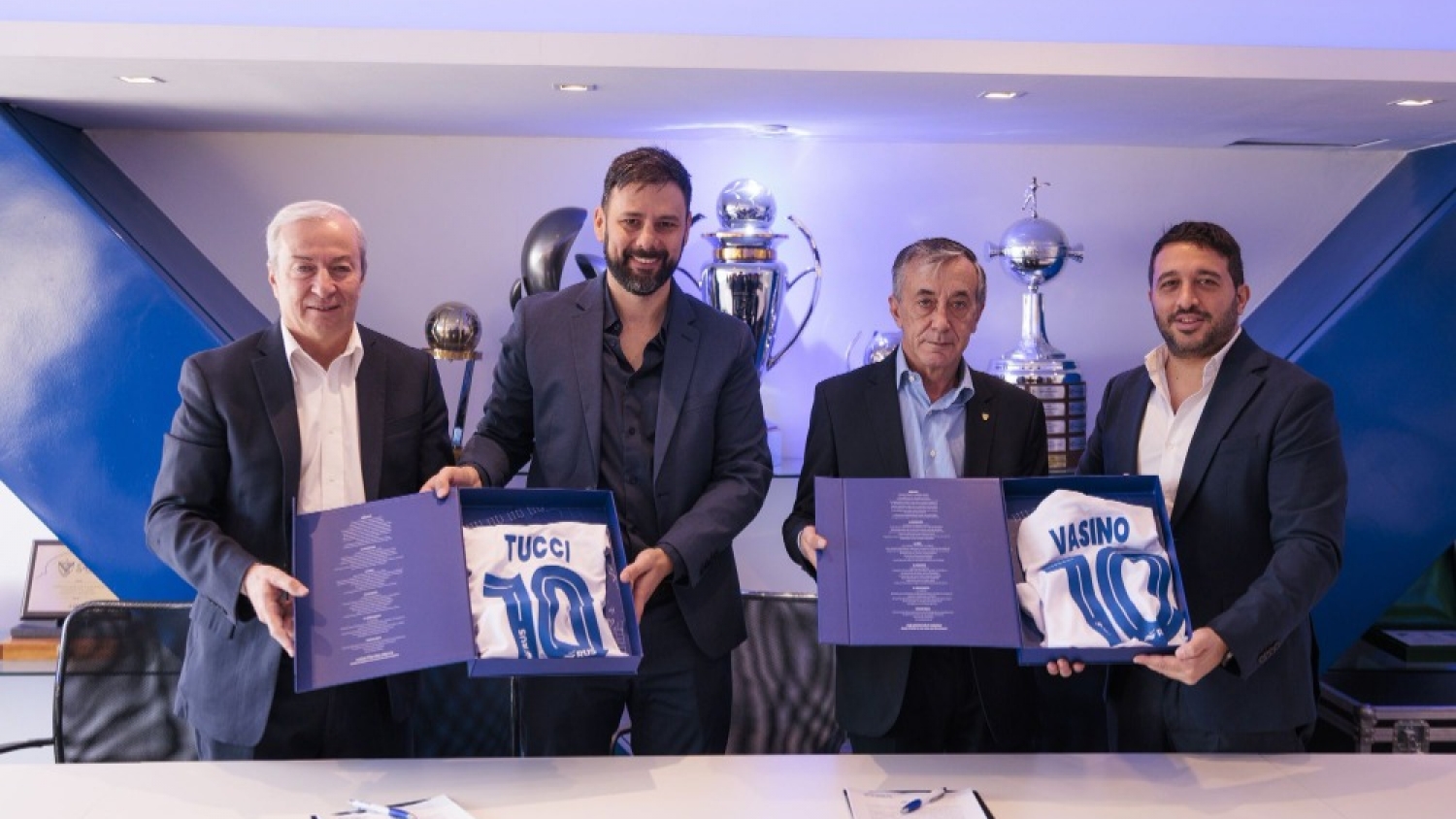 Vélez inauguró un parque solar en el Amalfitani y cubrirá el 25% de su consumo eléctrico