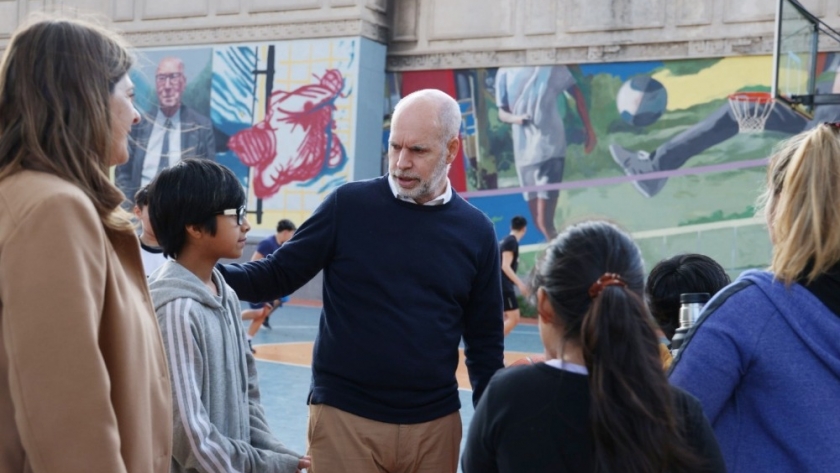 Rodríguez Larreta recorrió el corredor deportivo Jorge Newbery y se reunió con vecinos de Chacarita