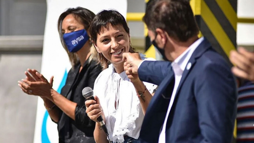 Kicillof, Mendoza y Galmarini inauguraron obras cloacales y de agua potable en barrio Itatí