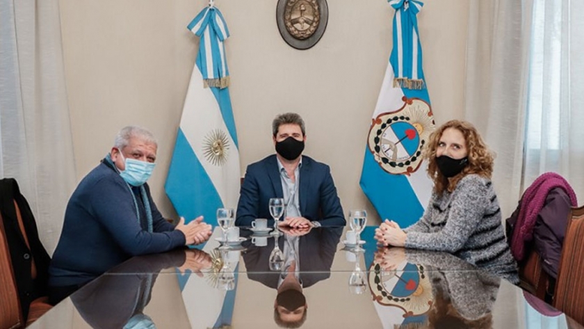 Uñac analizó las políticas sociales de San Juan y el país 