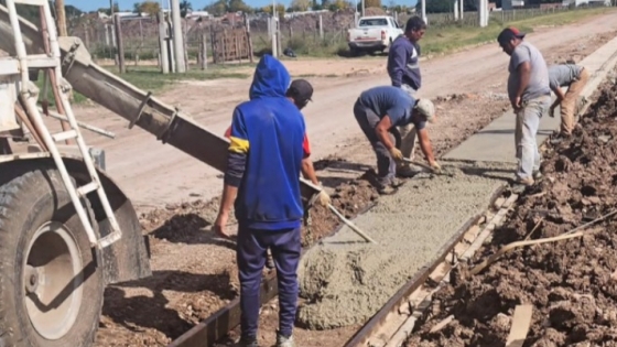 Avanzan las obras de cordón cuneta en calle Sargento Cabral