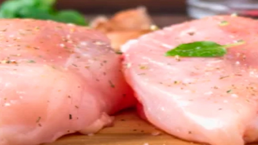 En Uruguay se promociona la suprema de pollo: Impulsan compra en carnicería de barrio