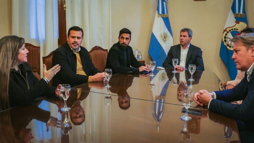 El gobernador Uñac recibió a cámaras de comercio y empresarias de San Juan