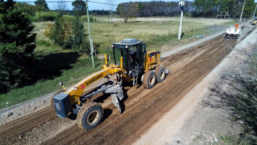 Avanzan las obras para mejorar caminos rurales del partido de Florencio Varela