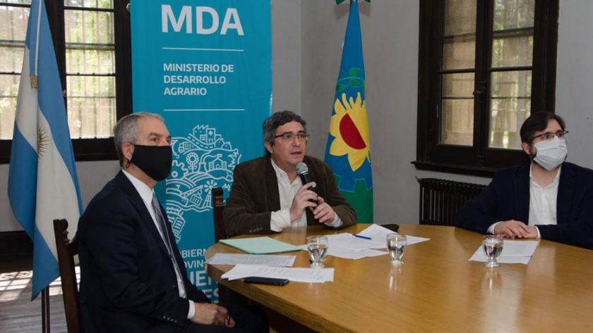 Desarrollo Agrario, Justicia y Trabajo firmaron convenios para la defensa de los derechos de los trabajadores rurales