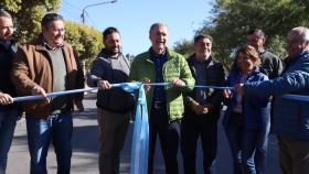 Colonia Caroya: Schiaretti habilitó obra de pavimento y anunció más urbanización