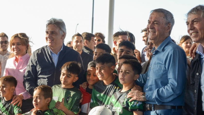 Schiaretti inauguró el polideportivo social de barrio Ampliación Ferreyra