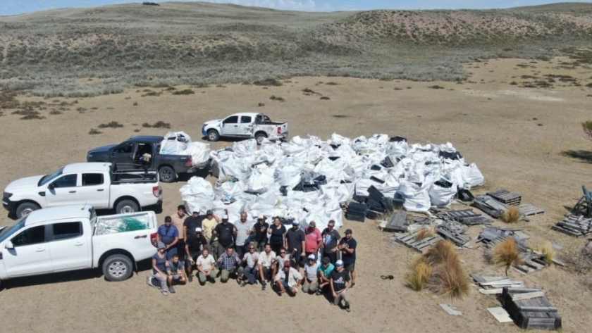 Provincia gestionó la recolección de más de 10 toneladas de residuos en Playa Cormoranes