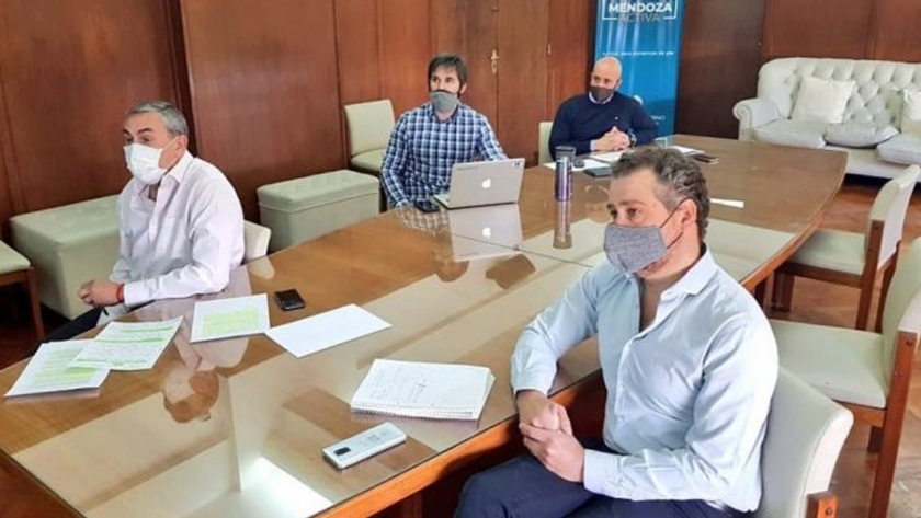 Con la presentación de las leyes tecnológicas, el Gobierno participó de una nueva reunión de la Mesa de Economía del Conocimiento