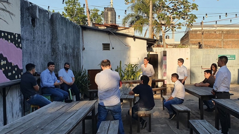 Schiavi garantizó asistencia a productores de cerveza artesanal para que ganen más mercado