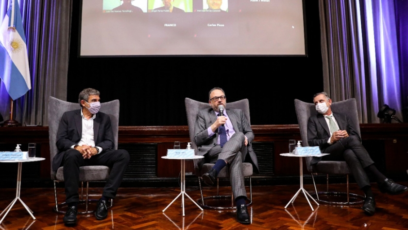Las industrias basadas en el conocimiento presentaron al Gobierno un plan para crear 500.000 empleos y exportar U$S 10.000 M