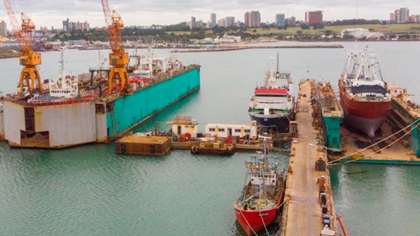 El dique flotante Mossdock 2000 cumple veinte años en Mar del Plata