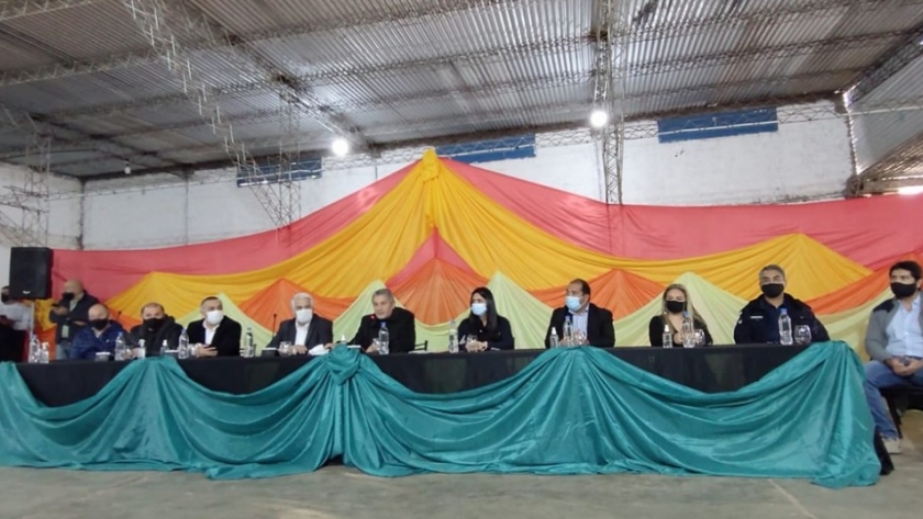 El ministro Díaz Cano presentó programas a productores de Valle Fértil