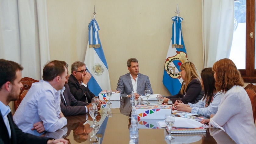Sergio Uñac recibió los saludos del gobernador de Catamarca, Raúl Jalil