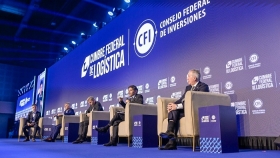 Kicillof impulsa la logística como motor del desarrollo federal