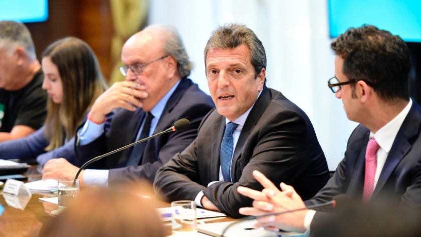 Massa anunció la eliminación de derechos de exportación para el crecimiento de las ventas de vehículos argentinos al mundo