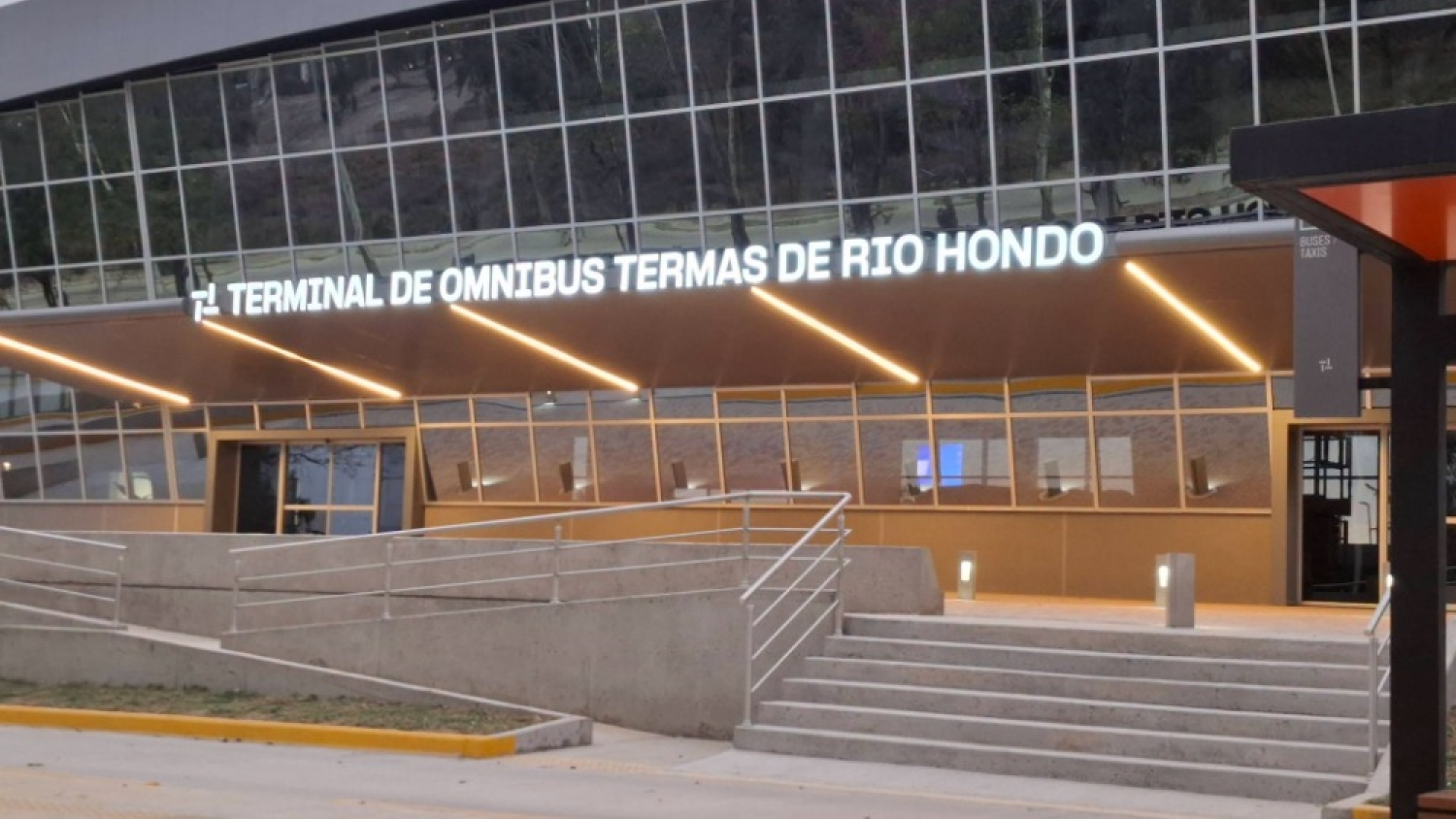 Terminal de ómnibus de Las Termas: 2.100 m² para el turismo