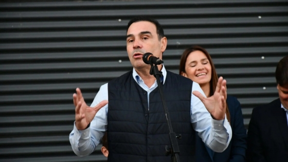 Valdés entregó 82 viviendas y habilitó obras en Bella Vista rumbo a su bicentenario