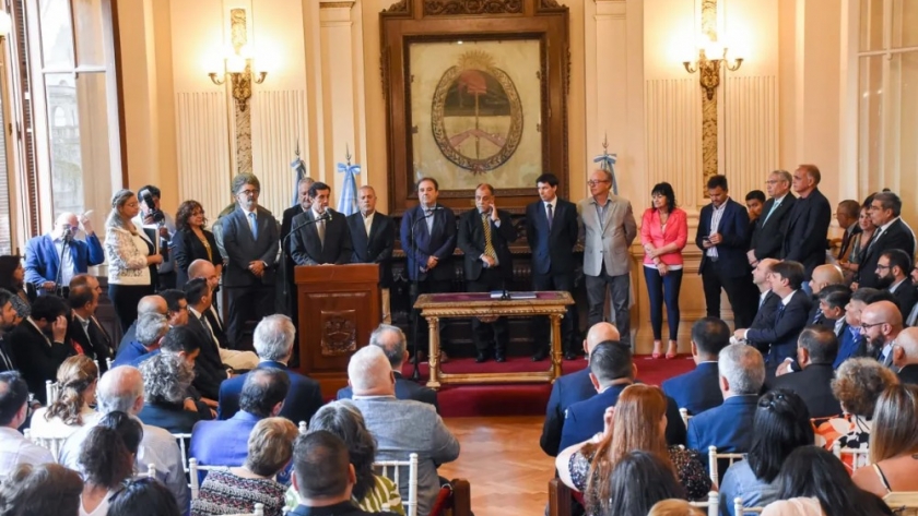 Sadir posesionó a funcionarios y secretarios provinciales