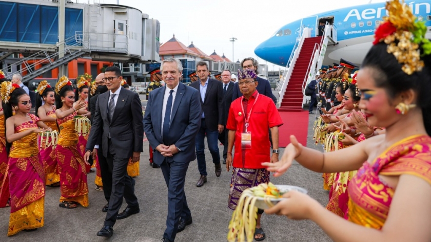 El presidente llegó a Bali para participar de la Cumbre del G20