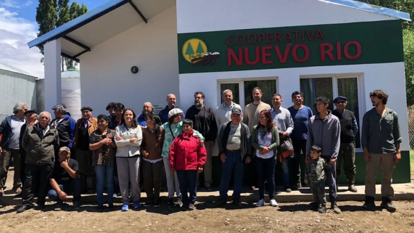 Emotiva inauguración de la sede de la Cooperativa de Río Chico