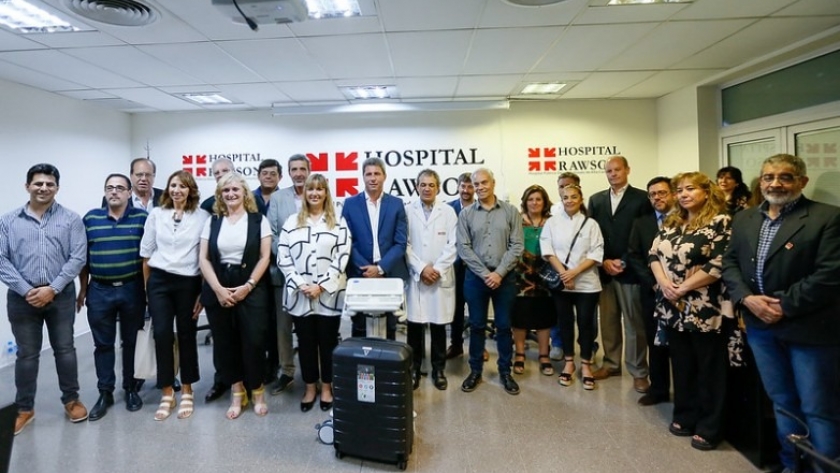 Uñac visitó el Hospital Rawson