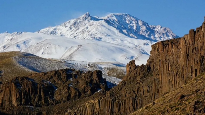 Domuyo: aguas termales y biodiversidad en el norte neuquino