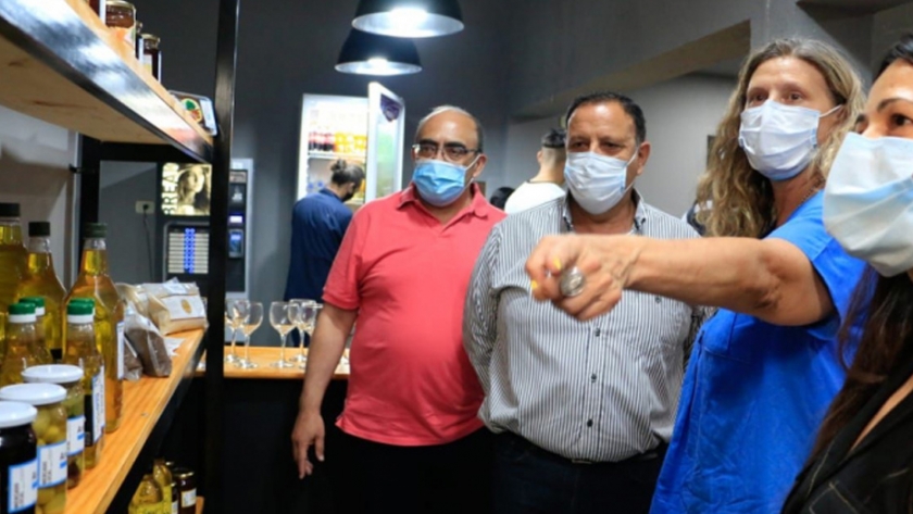 Quintela encabezó el lanzamiento de la Canasta Popular e inauguró la "Tienda Local"