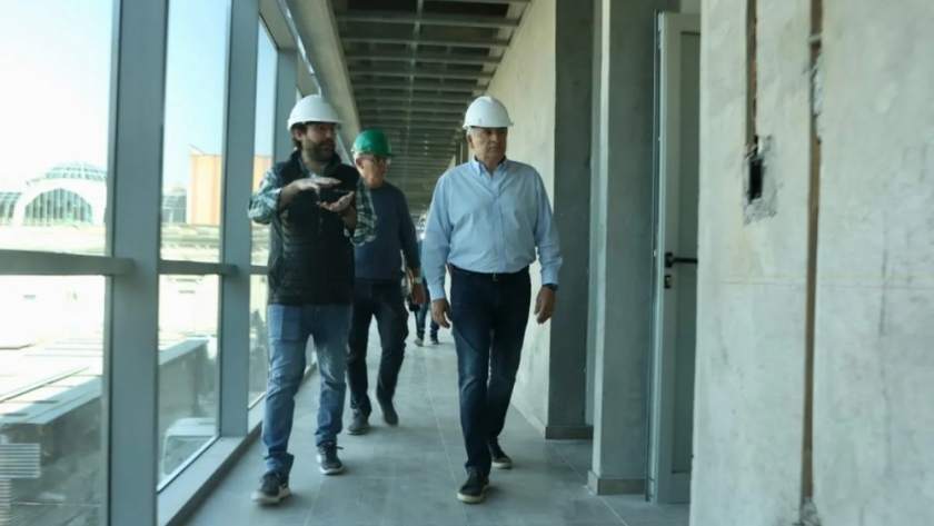 Morales verificó las obras en franco progreso del Cabildo