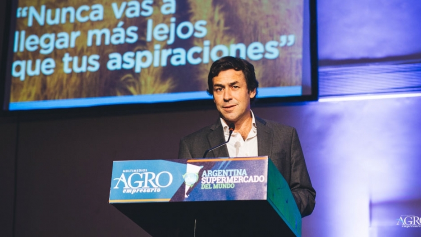 Luis Urriza: 